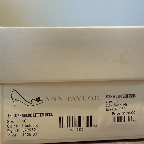 Ann Taylor Navy Suede Kitten Heel NWT - Picture 5 of 6